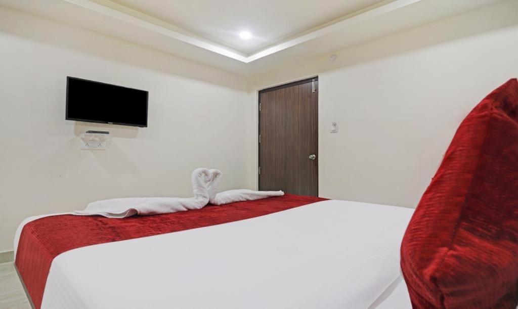 Hotel Bright Airport Zone Shamshabad Buitenkant foto
