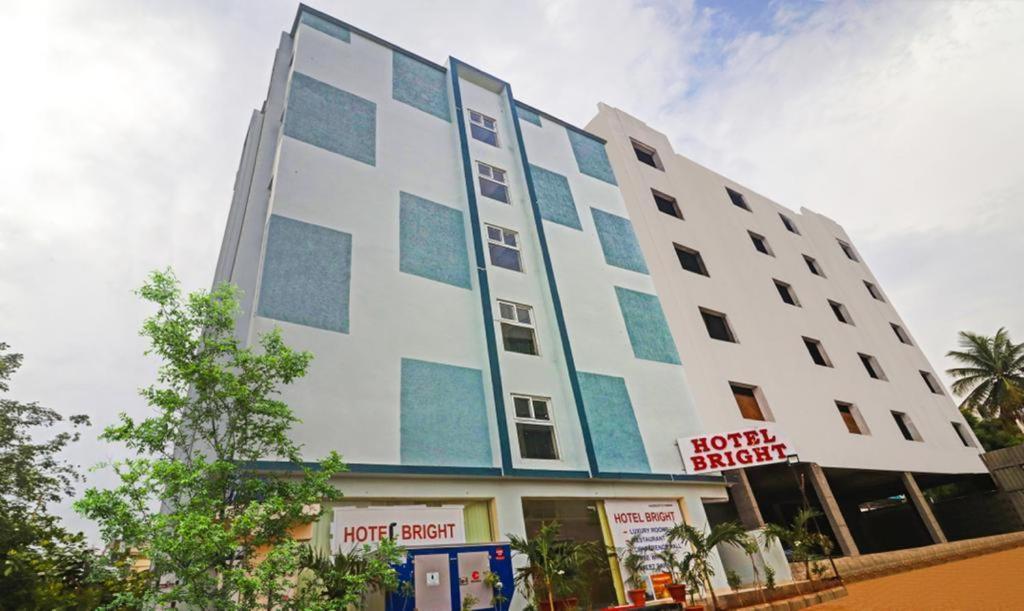 Hotel Bright Airport Zone Shamshabad Buitenkant foto