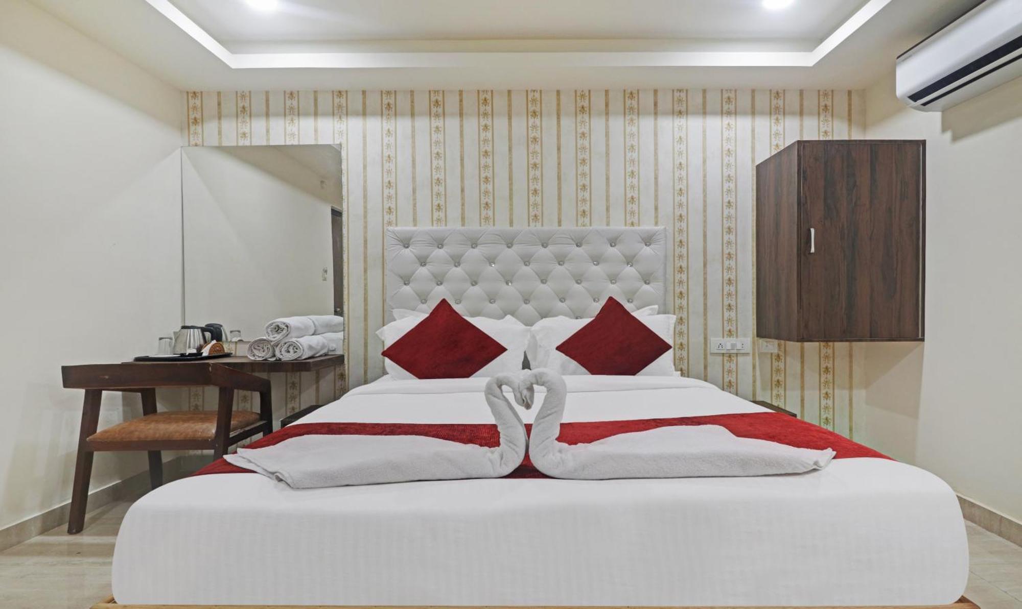 Hotel Bright Airport Zone Shamshabad Buitenkant foto