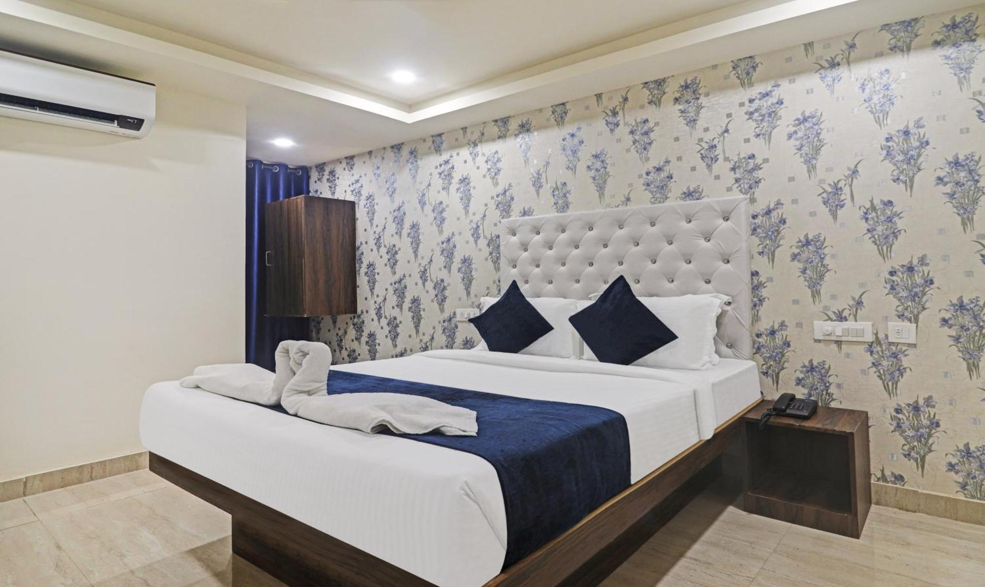 Hotel Bright Airport Zone Shamshabad Buitenkant foto